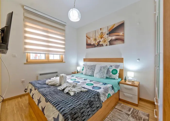 Harmonija Nm & U Ceni * 兹拉蒂博尔